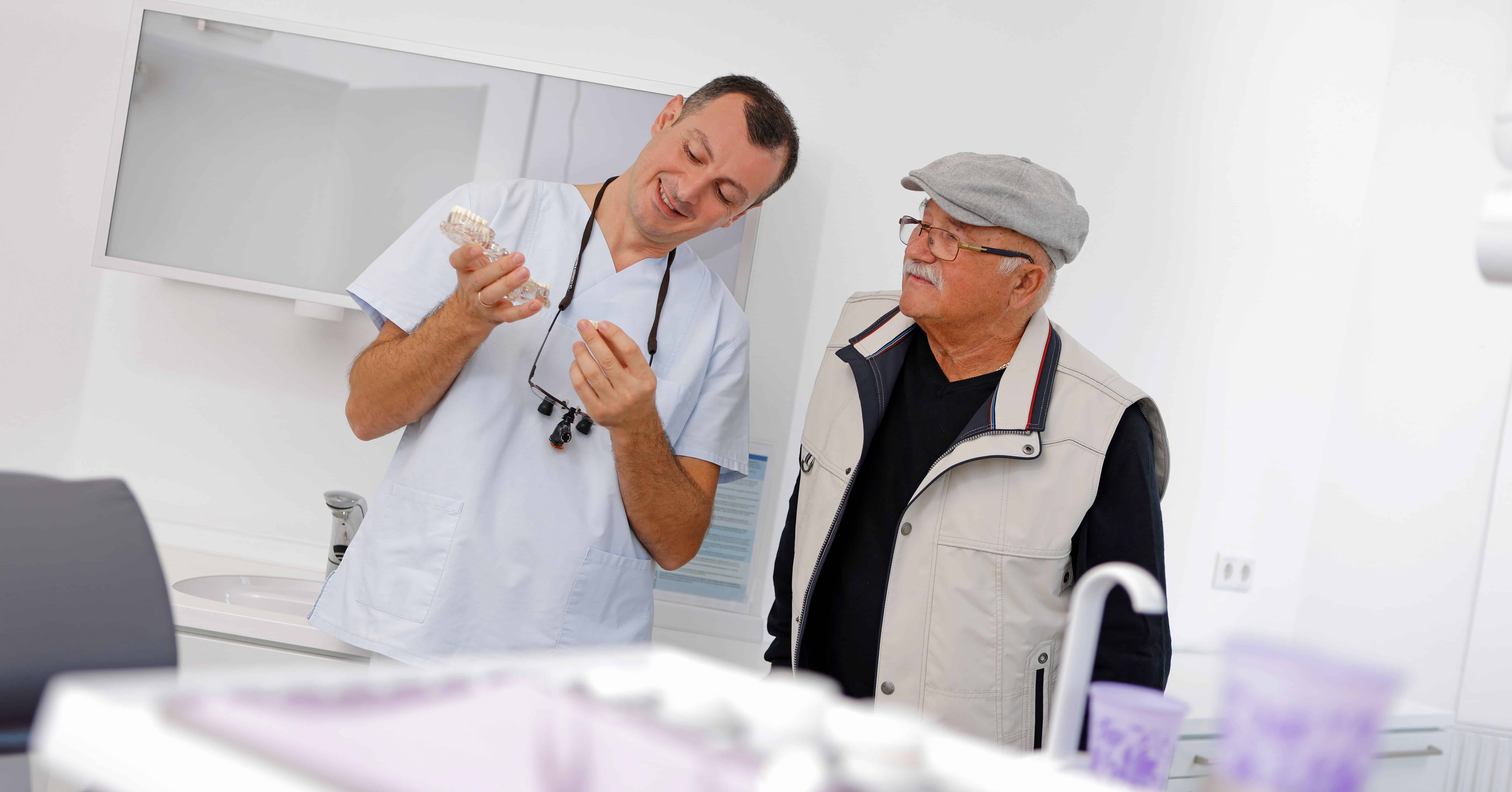 Besprechung Implantat Versorgung Besprechung Implantat Versorgung